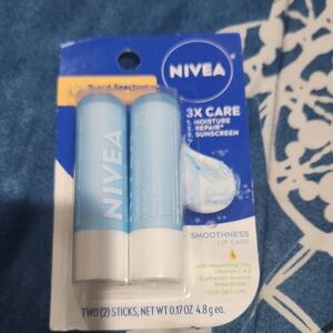 NIVEA Smoothness Lip Care Balm - Blue